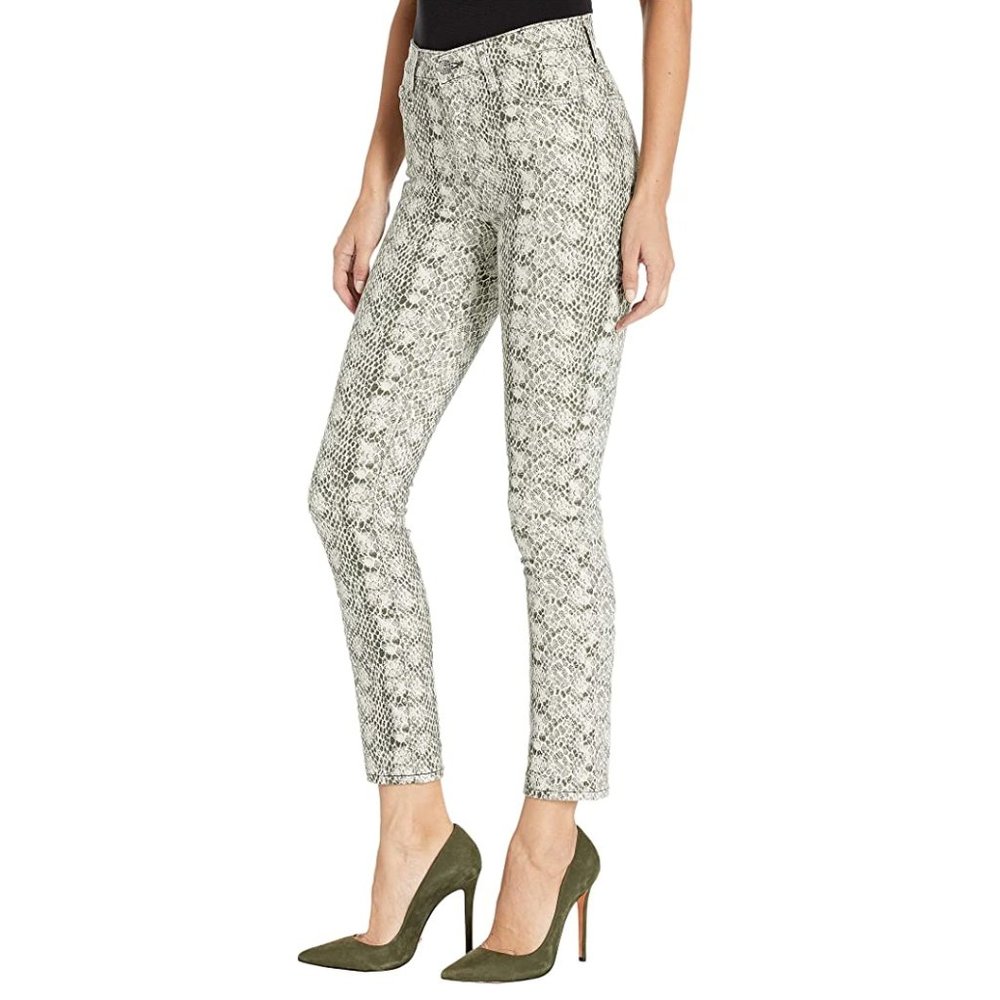 AG Mari Light Reptilian Stretch Denim (Size 26)